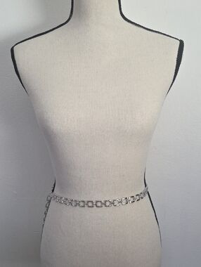Silver Chain-Link Waist Belt - Women's Accessory